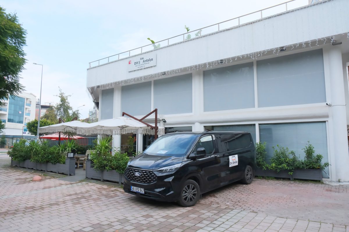 Patient waiting lounge at Dr Smile Antalya